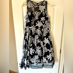 New! Eliza J. brand Stunning Black & White Floral Sleeveless Dress Women’s SZ 6